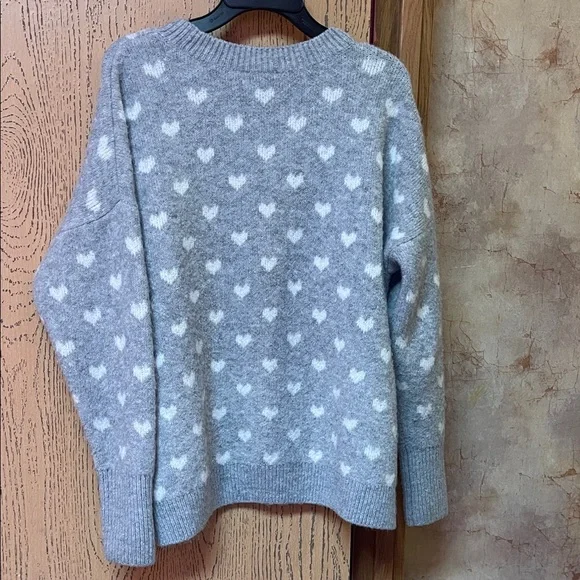 Vince Camuto Gray and White Heart Sweater - Picture 3 of 3